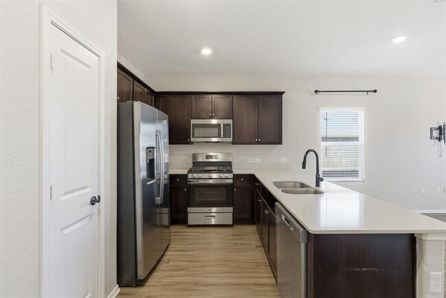 Foto del edificio - 7607 Ivy Trellis Trl