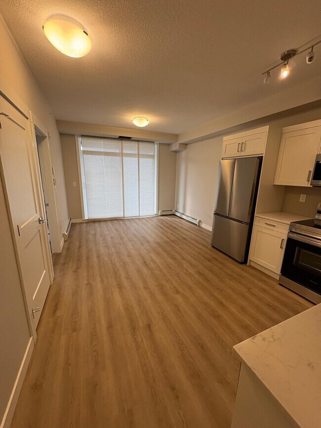 Building Photo - 1 Bed 1 Bath Unit in Calgary, AB