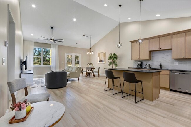 Building Photo - 190 Weaver Line