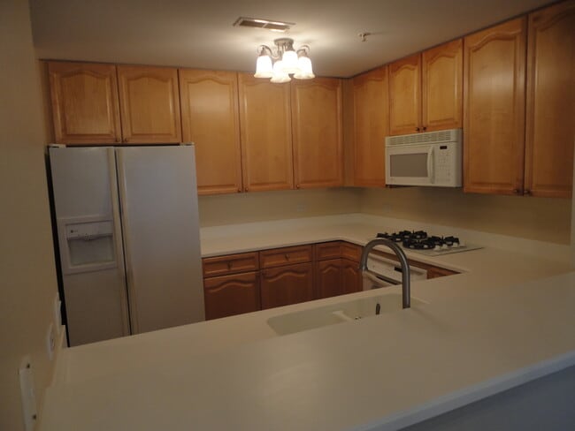 Building Photo - 44 N Vail Ave