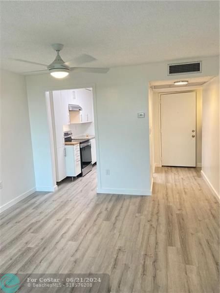 Foto del edificio - 9430 Tangerine Pl