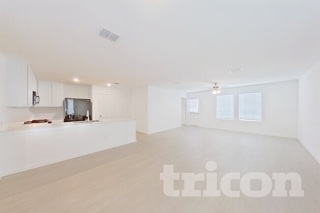 Foto del edificio - 10737 Dusty Rnch Rd