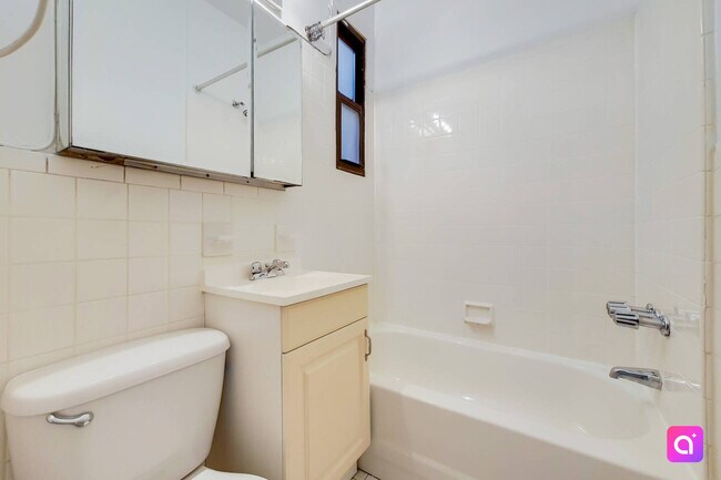Building Photo - 311 E 85th St