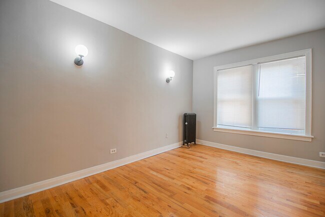 Building Photo - 1414 W Pratt Blvd