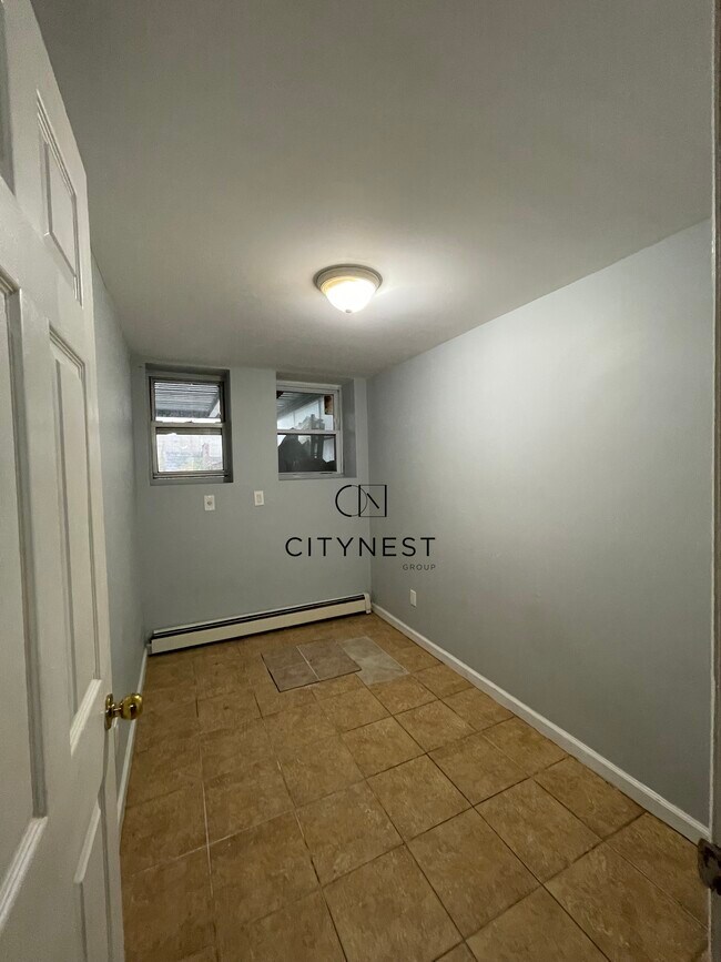 Building Photo - 421 Marine Ave