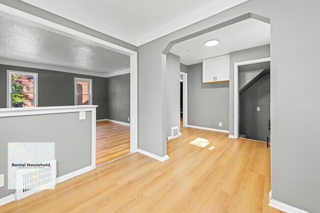 Foto del edificio - Stunning Renovated 3-Bedroom Bungalow