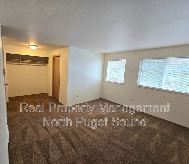 Foto del edificio - 8326 Henning Dr