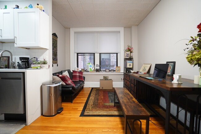 Building Photo - 1455 Beacon St