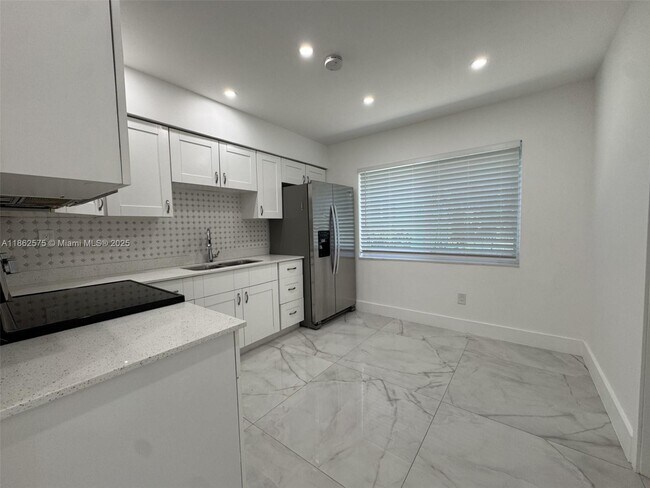 Foto del edificio - 1431-1433 N 14th Way