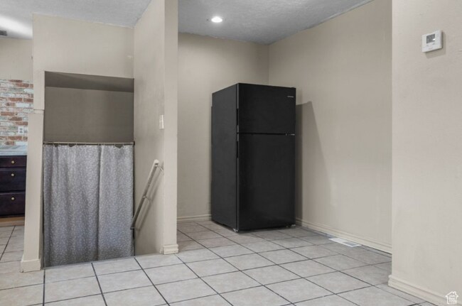 Foto del edificio - 57 N Center St