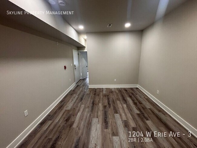 Building Photo - 1204 W Erie Ave