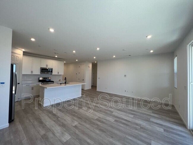 Building Photo - 15618 Testarossa St