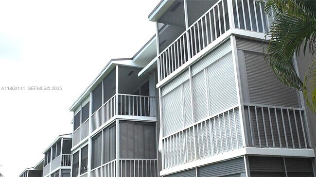 Foto del edificio - 5200 Washington St