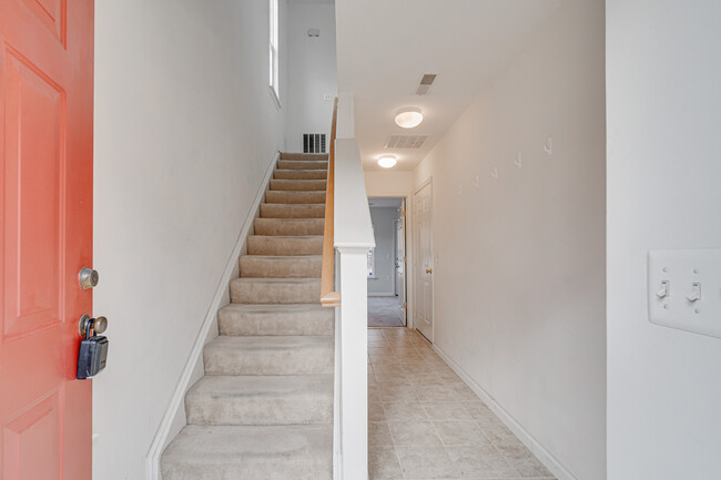 Entry foyer - 23176 Blackthorn Sq