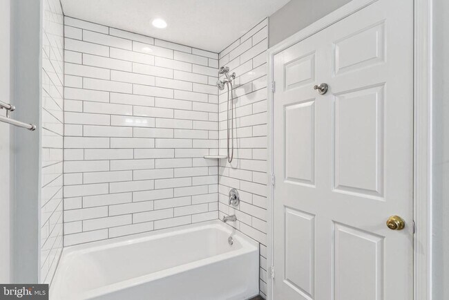 Foto del edificio - 699 Winding Stream Way