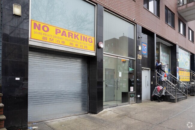 Building Photo - 720 57th St