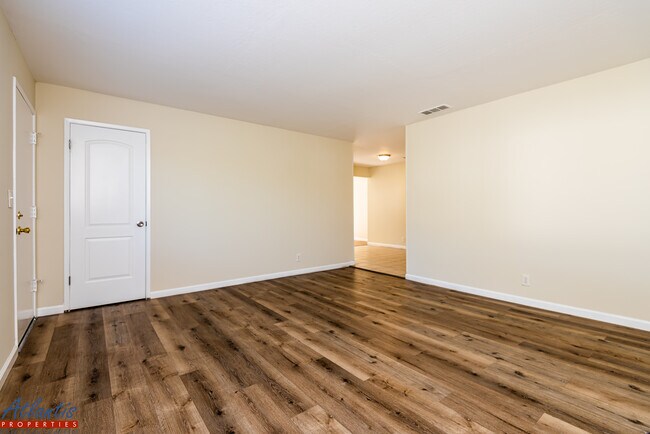 Building Photo - 2684 Plaza Banderas