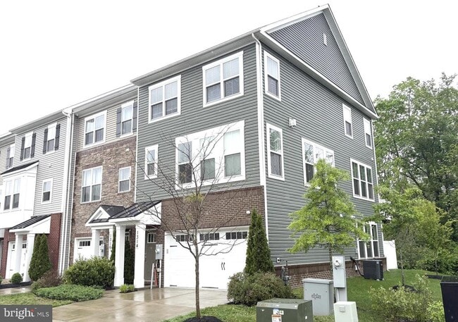 Building Photo - 1314 Hawk Hollow Dr