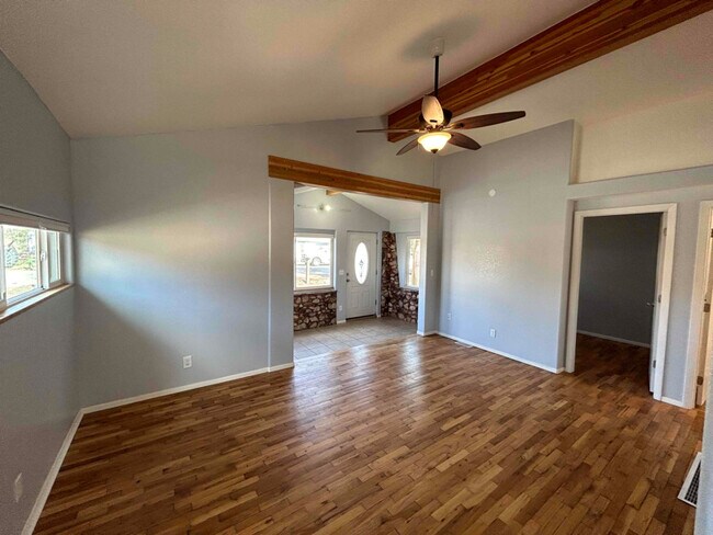 Foto del edificio - 5581 Clay St