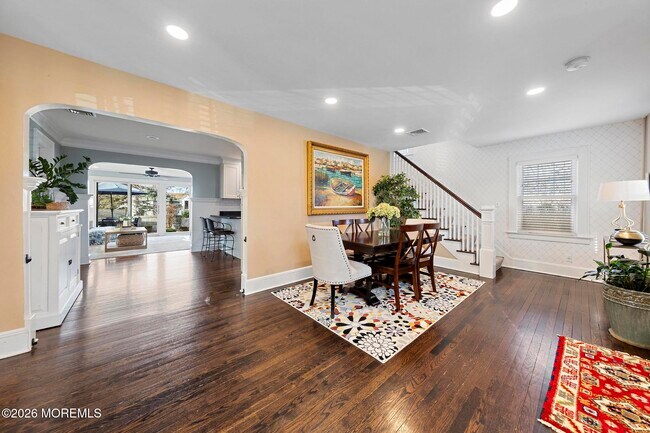 Building Photo - 49 Jackson St