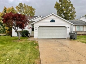 Building Photo - 4640 Crosswinds SE