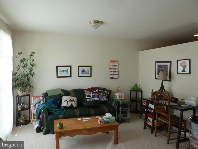 Foto del edificio - 43092 Hunters Green Square