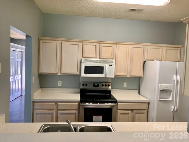 Building Photo - 5307 Waverly Lynn Ln