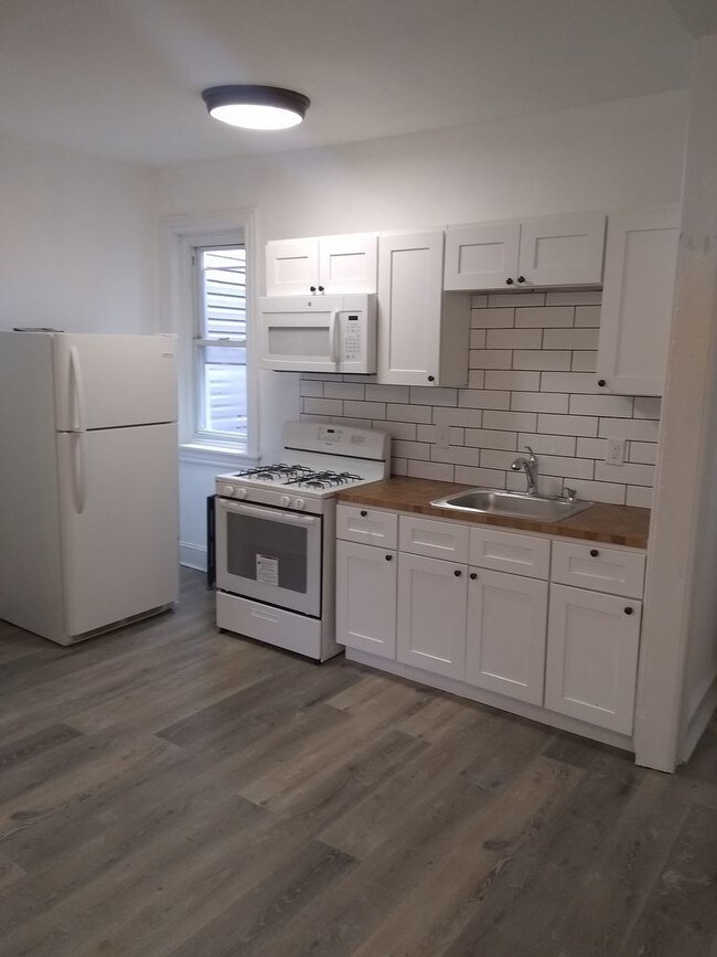 Building Photo - 6215 Haverford Ave