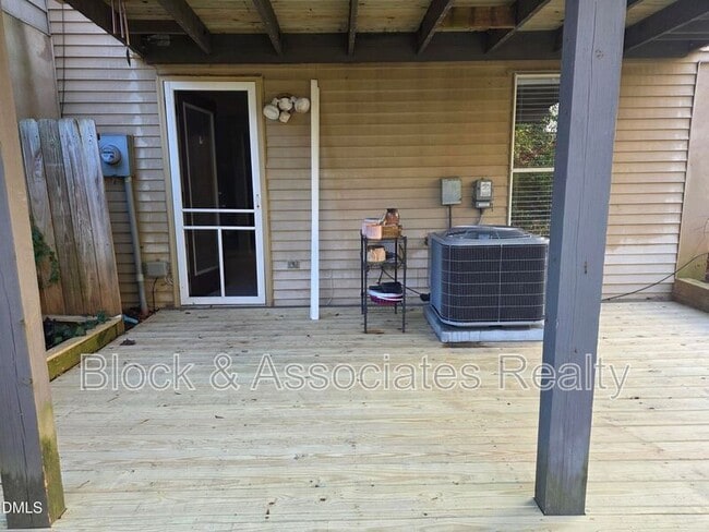 Building Photo - 1717 Kayla Ct