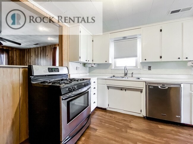 Building Photo - Cute 3 Bed 1 Bath Near Rice Park