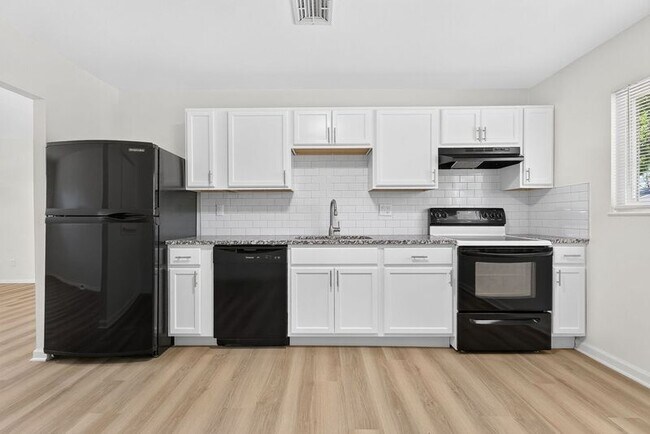 Foto del edificio - 5168 Mapleridge Dr