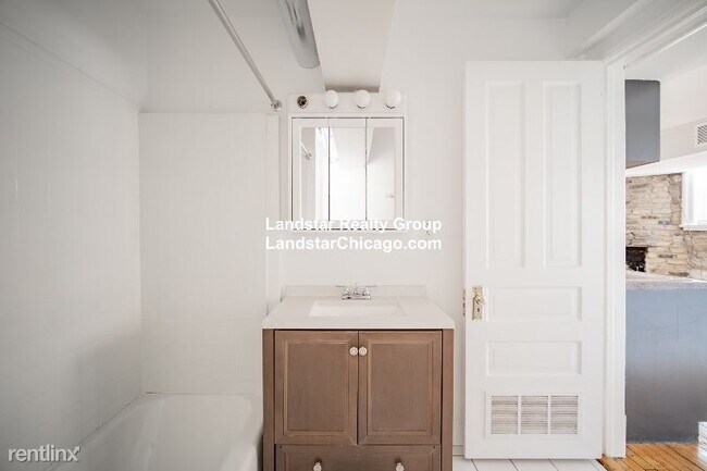 Foto del edificio - 723 W Roscoe St