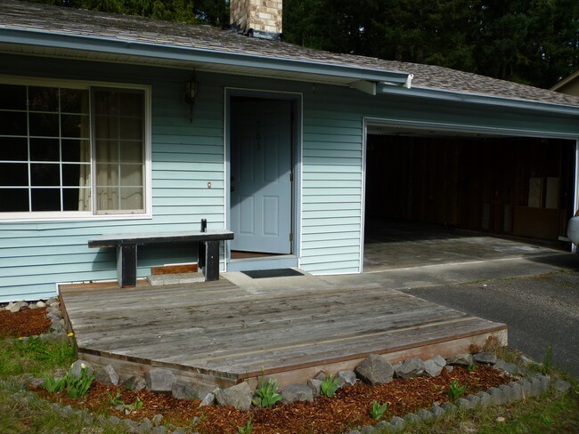 Foto del edificio - 2-Bedroom Rambler in Central Kitsap