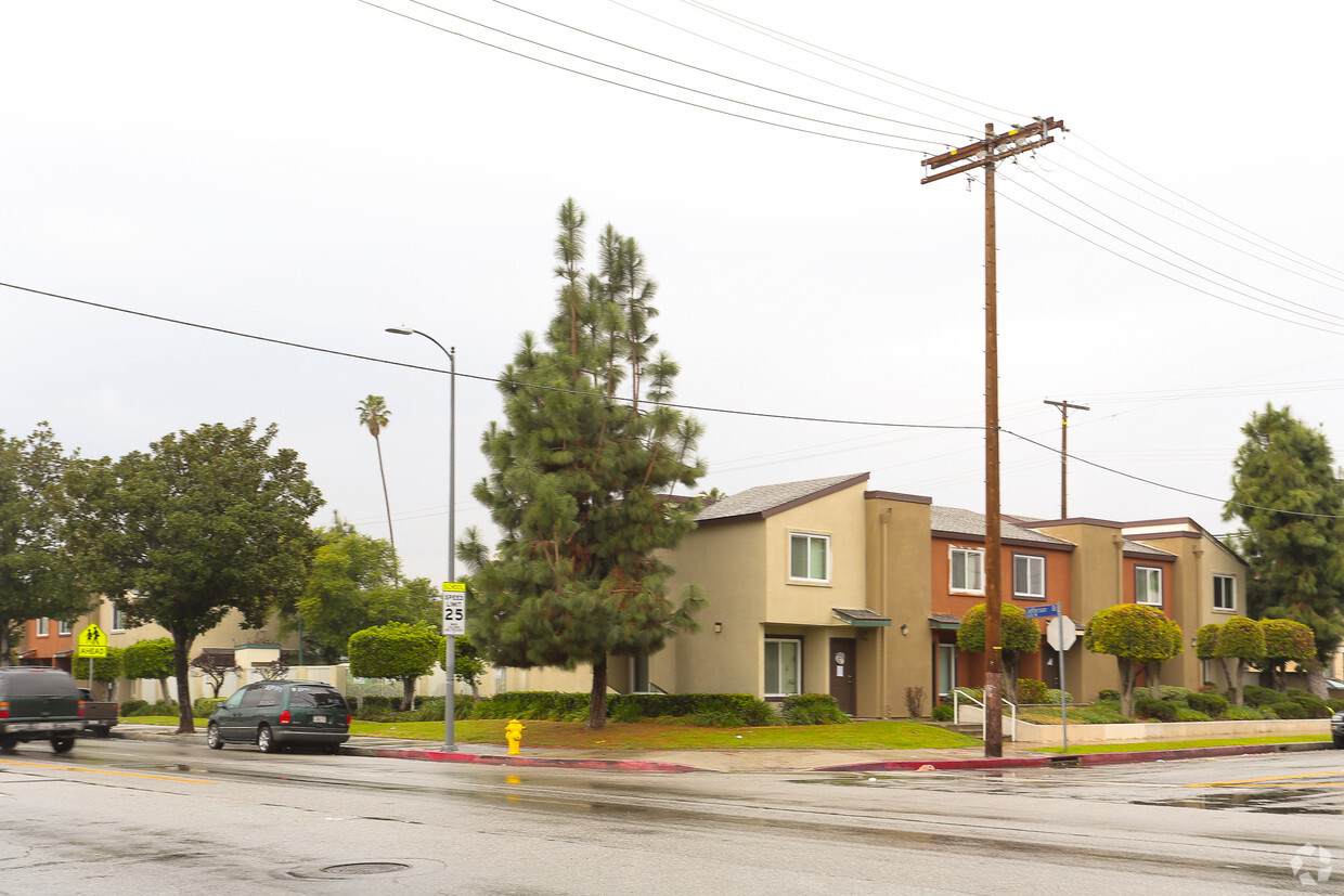 Primary Photo - Jefferson Townhomes