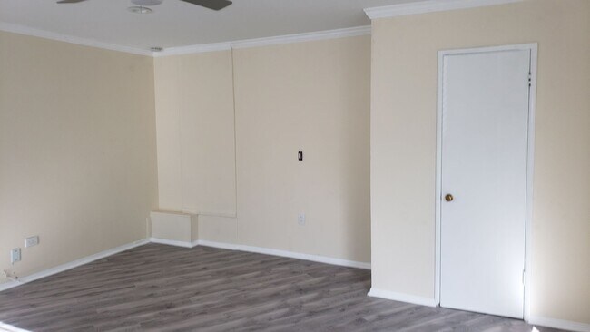 Foto del edificio - Studio with kitchen and bathroom.
