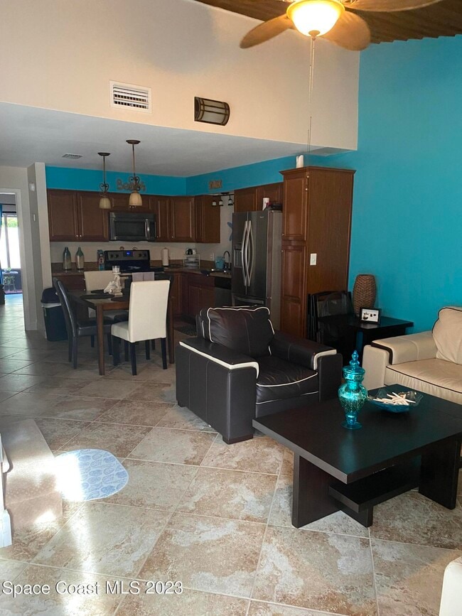 Foto del edificio - 8056 Sunset Ct