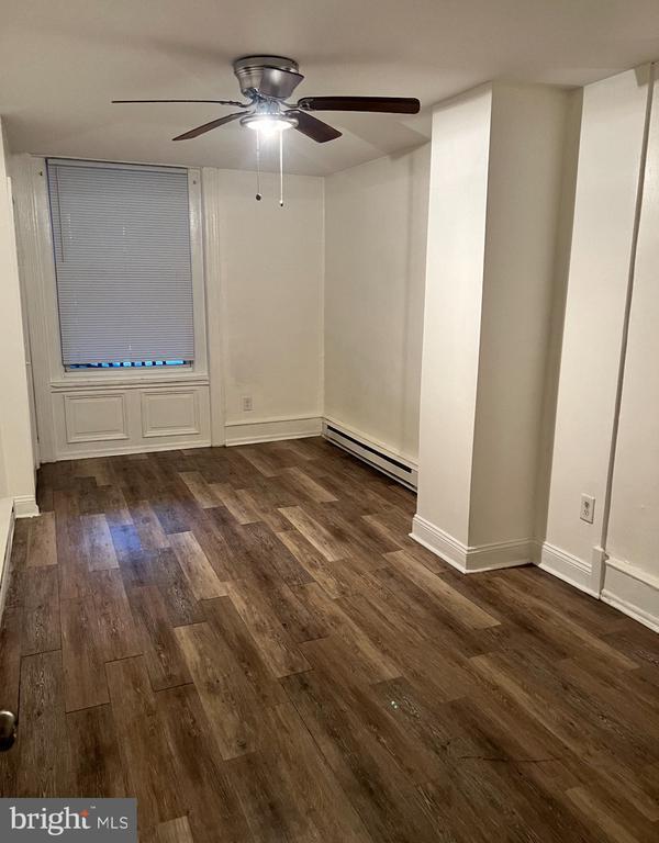 Building Photo - 1241 N 60th St