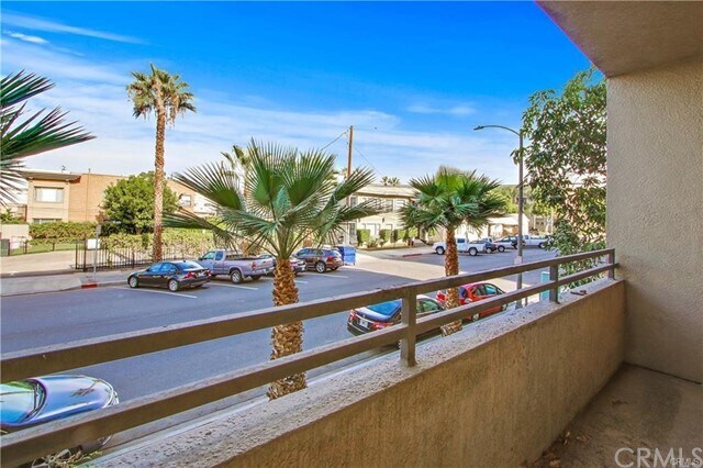 Foto del edificio - 838 Pine Ave