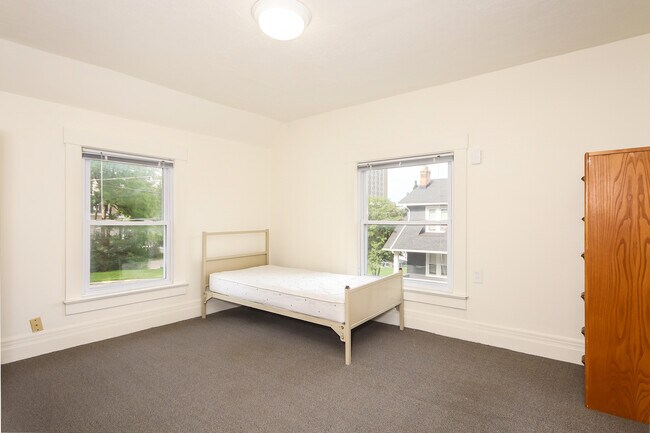 Foto del edificio - 507 Mack Rd