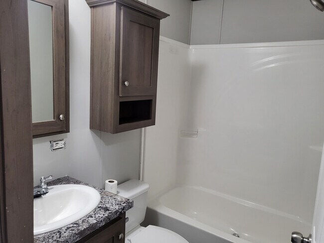 Building Photo - 80 Elm