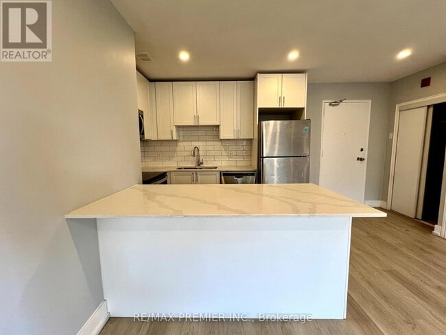 Building Photo - 3046-3046 Jaguar Valley Dr