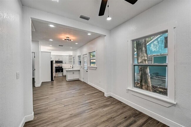 Foto del edificio - 1622 Ballard Park Dr