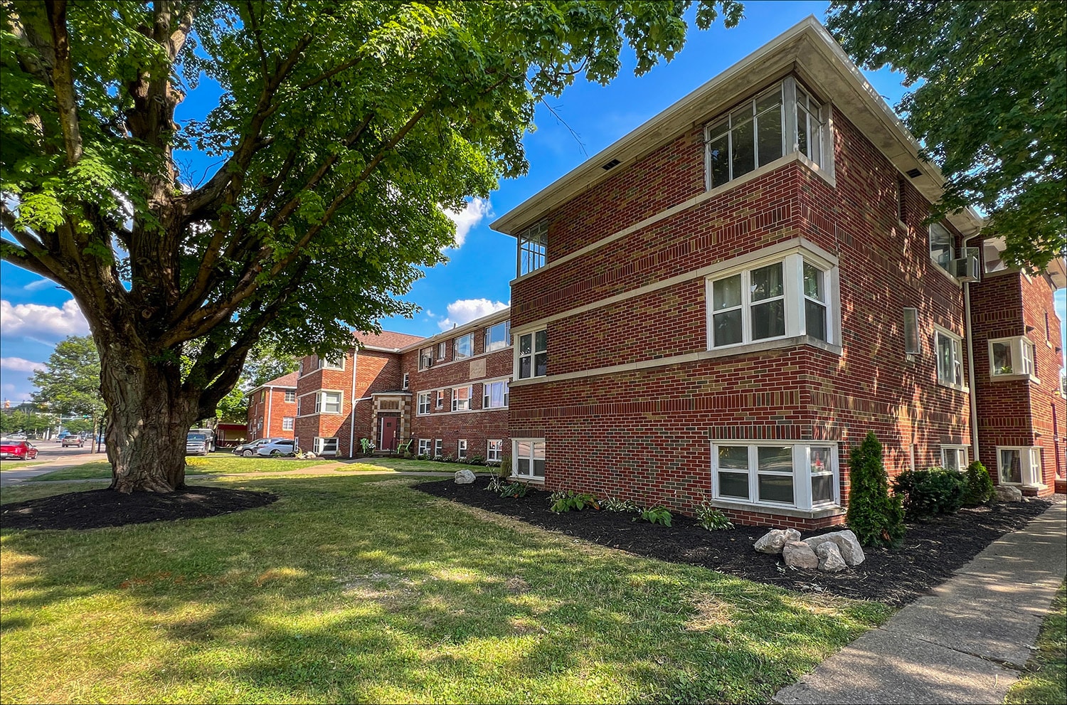 Cypress West Akron Apartments – photo 1