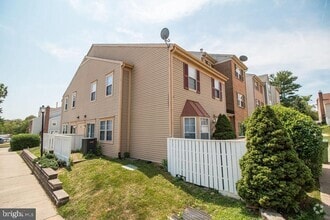 Building Photo - 11400 Appledowre Way