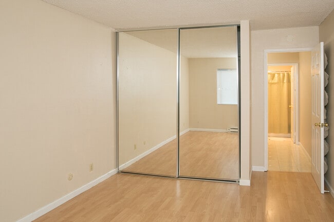 Building Photo - 377 Mandarin Dr
