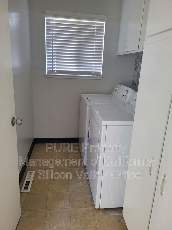 Building Photo - 2475 Kennedy Ave