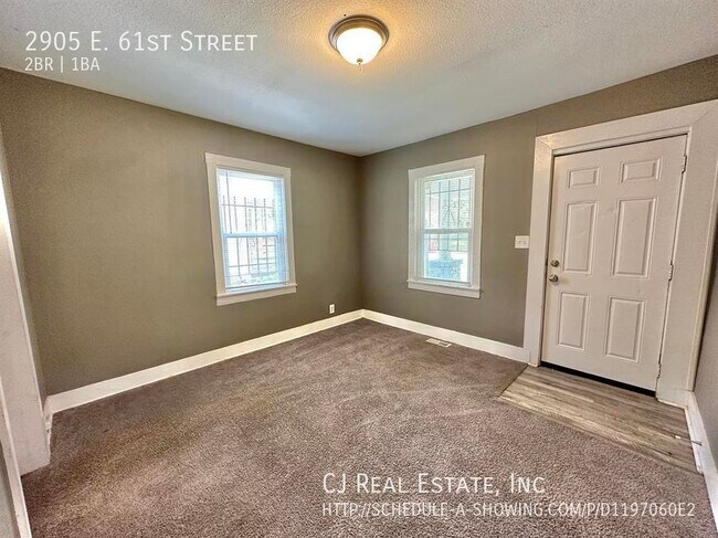 Foto del edificio - 2905 E 61st St