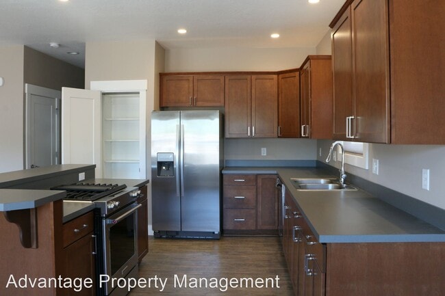 Building Photo - 3 br, 2 bath House - 122 S 21st St.