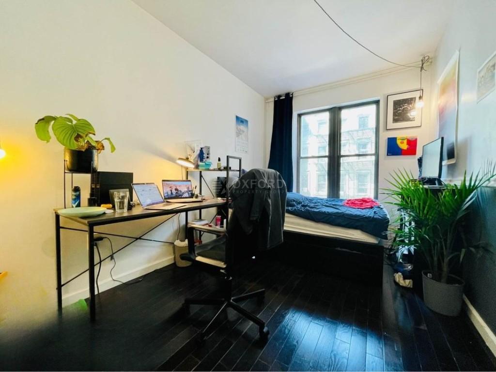Primary Photo - Spacious and renovated 3 bedroom apartment...