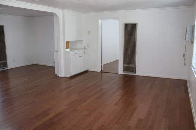 Foto del edificio - Three Bedroom, One Bathroom Single Family Home in Isleton.